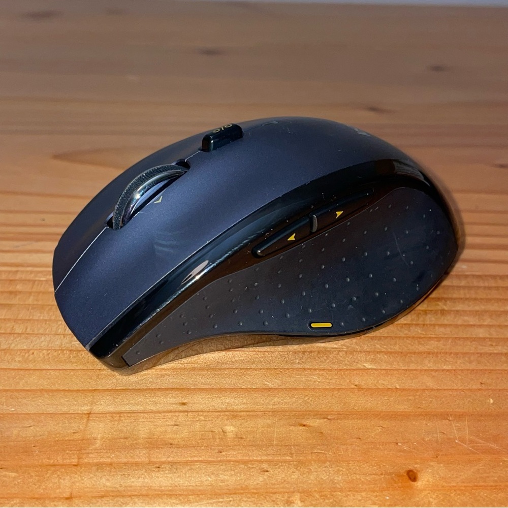 LOGITECH M705 WIRELESS 5 BUTTON MOUSE Optical Fast Scrolling For Mac Windows - Picture 3 of 9